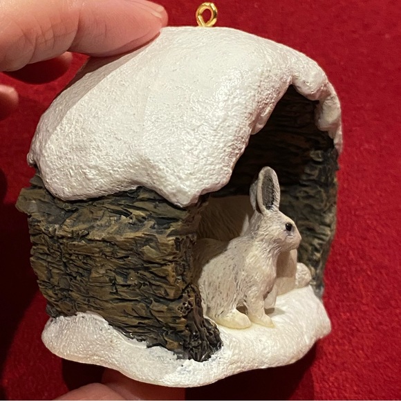 NIB rare Hallmark Keepsake “Snowshoe Rabbits in Winter” ornament - Picture 9 of 11